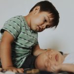 mengatasi kecemburuan anak pada adik