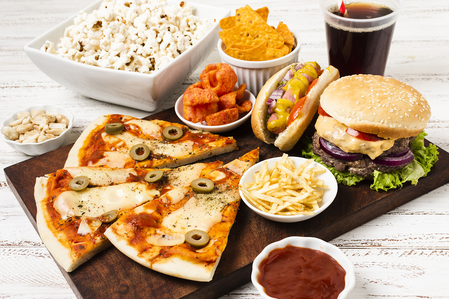 Makanan berminyak penyebab munculnya komedo