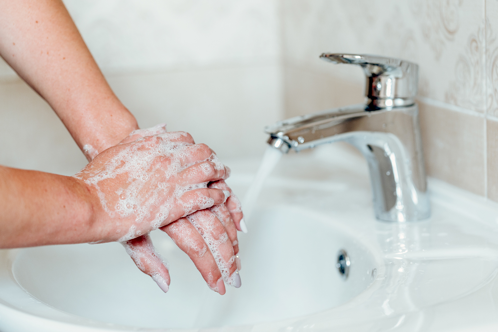 kulit kering akibat sering cuci tangan