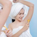 mencukur bulu ketiak