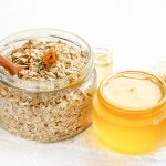 Body Scrub Oatmeal dan Madu