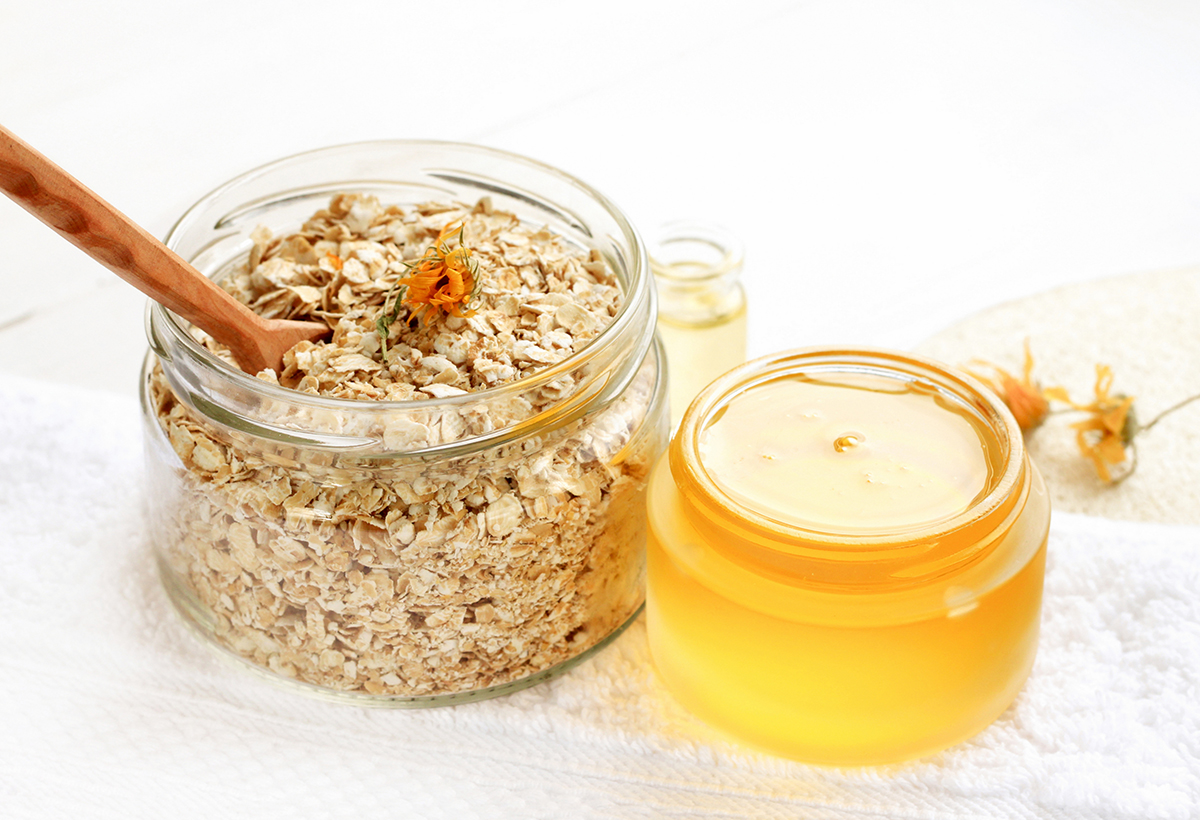 Body Scrub Oatmeal dan Madu