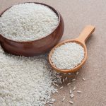 Hilangkan semut di tumpukan beras