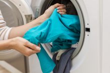 Tips mencuci pakaian wangi