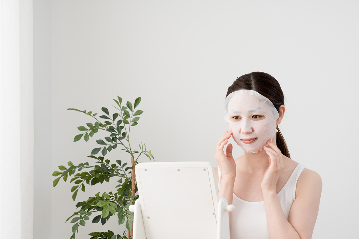 Sheet mask untuk wajah mulus