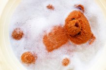 cara mencuci boneka