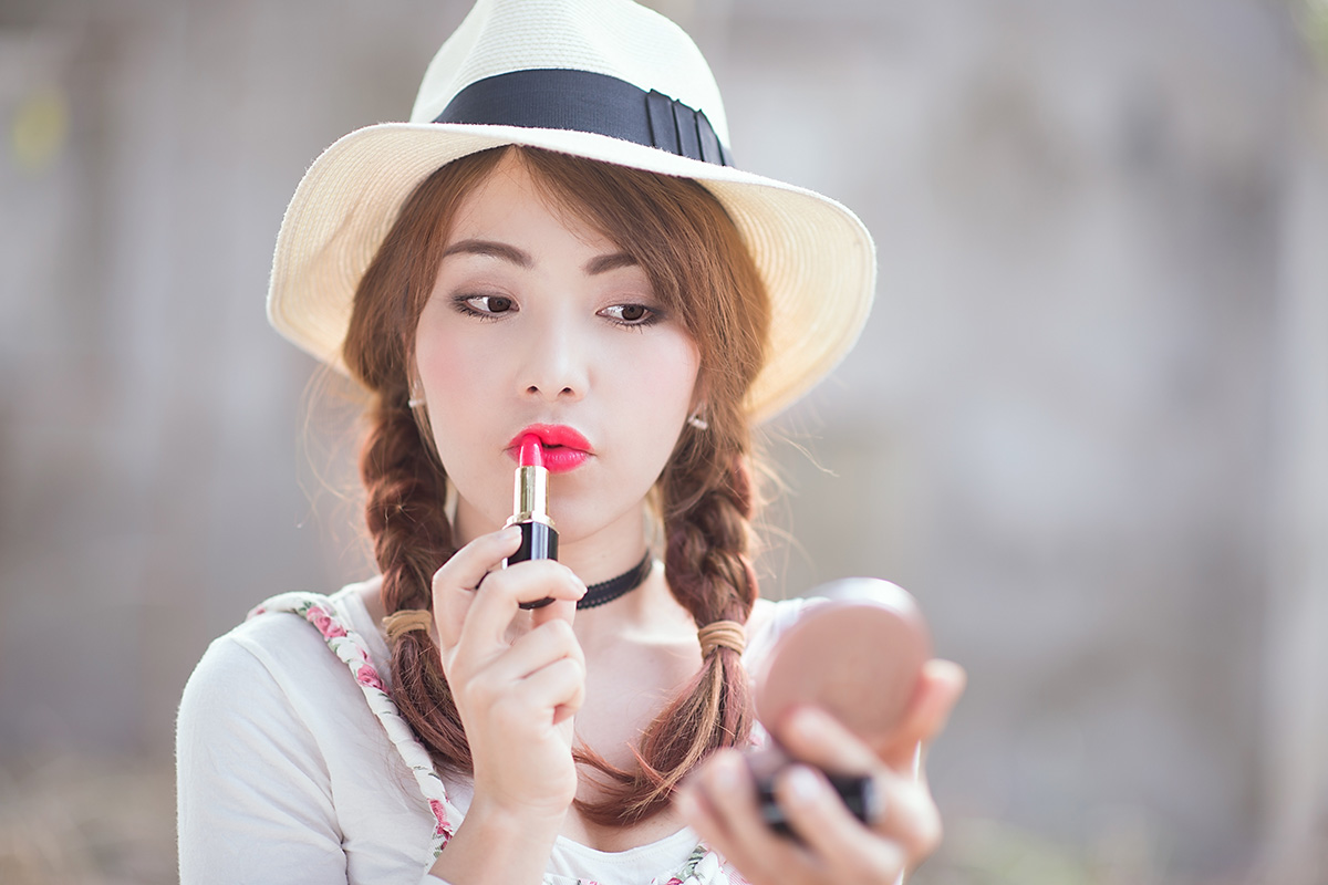 Tips lipstik tahan lama
