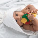 Tips memilih teether untuk bayi