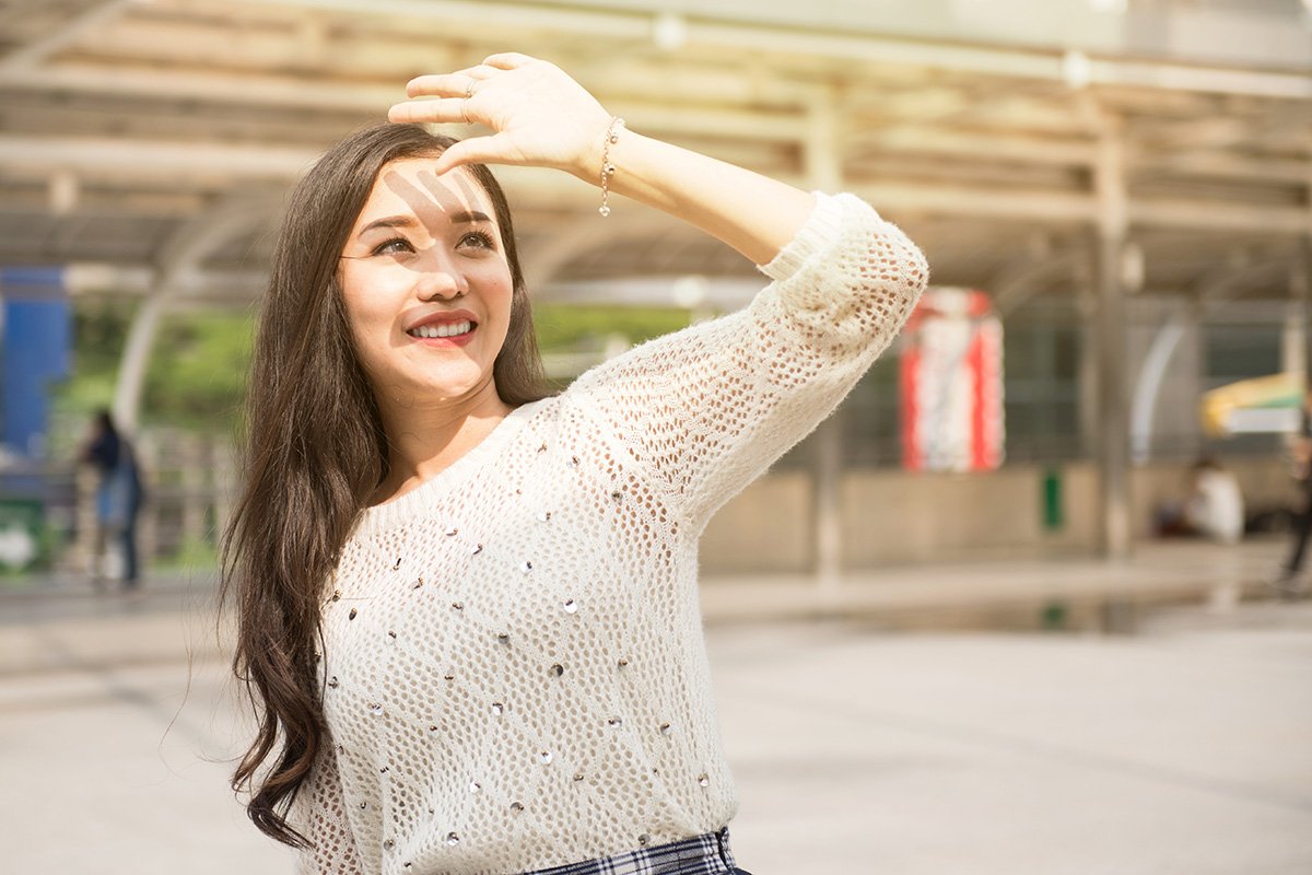 Sunscreen bermanfaat mencegah kerutan di dahi