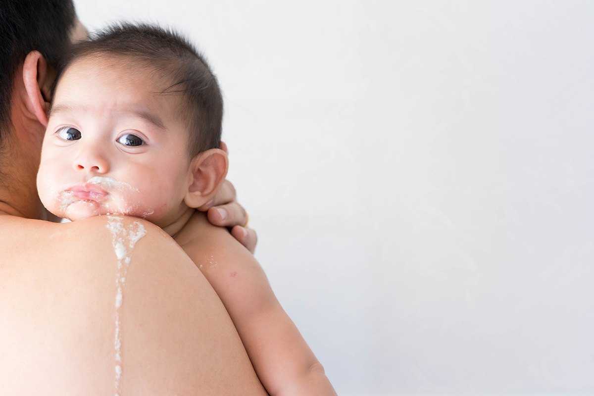 penyebab bayi muntah