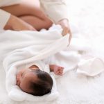manfaat bayi dibedong