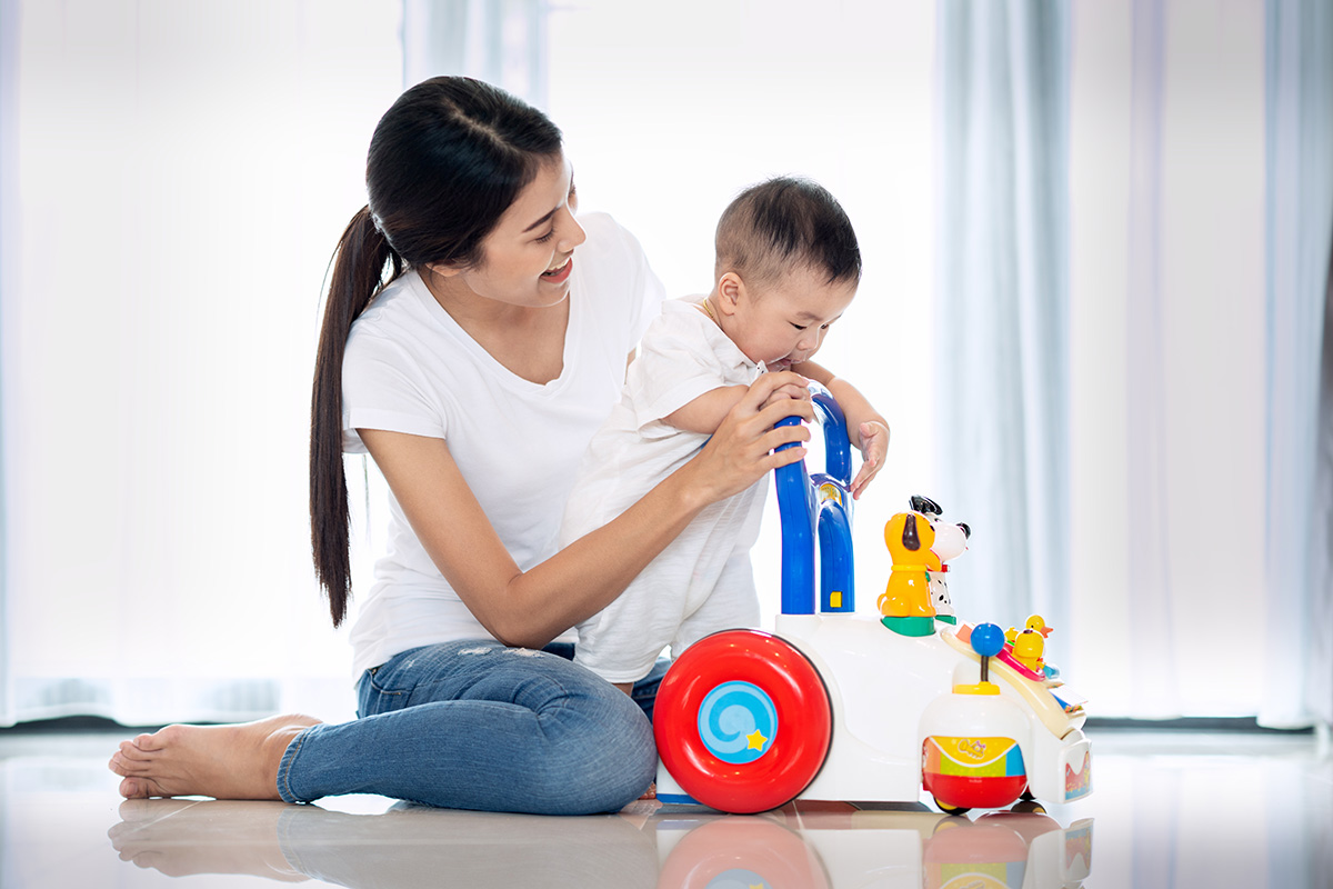 stimulasi anak cepat berjalan
