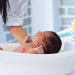 Perlengkapan mandi bayi