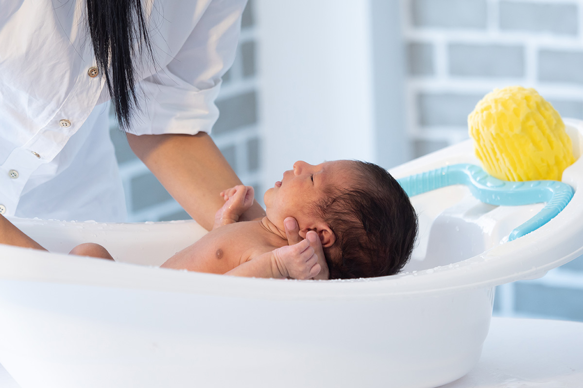 Perlengkapan mandi bayi