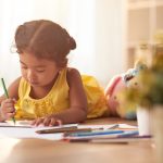 Mengajarkan anak menulis