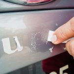 Menghilangkan Bekas Stiker