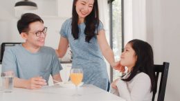 Cara Membahagiakan Anak