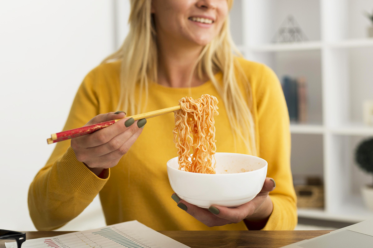 Makan Mie setiap Hari