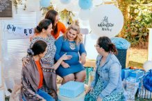Mengadakan Baby Shower