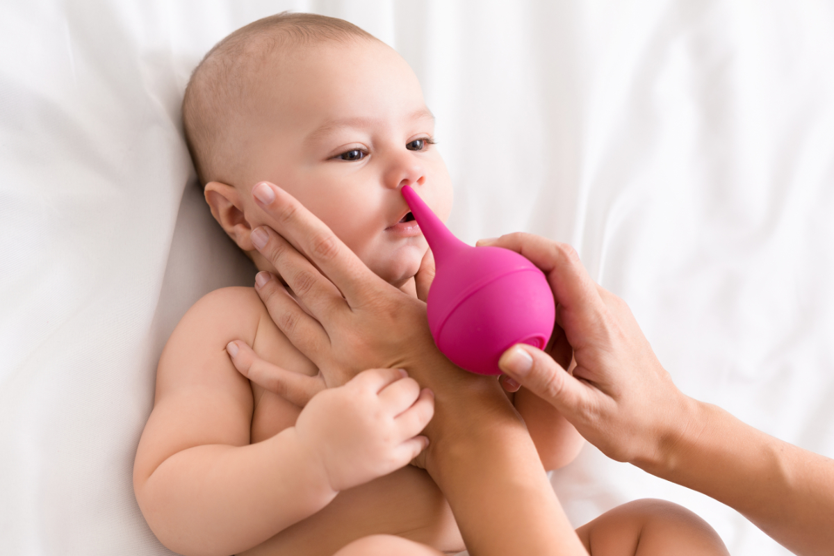 Mengeluarkan Ingus Bayi