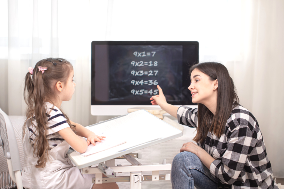 Anak belajar matematika